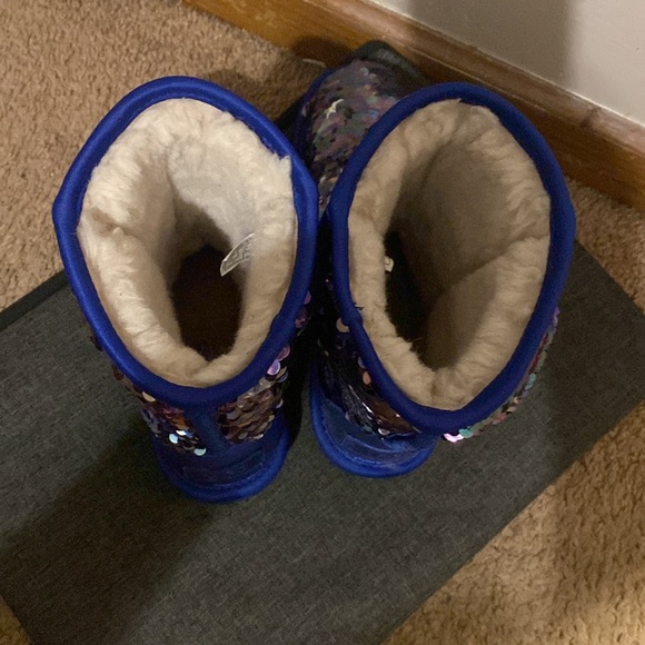 Uggs Metalic Blue Sequin Short Shearling Boots Sz 6 - Picture 5 of 15